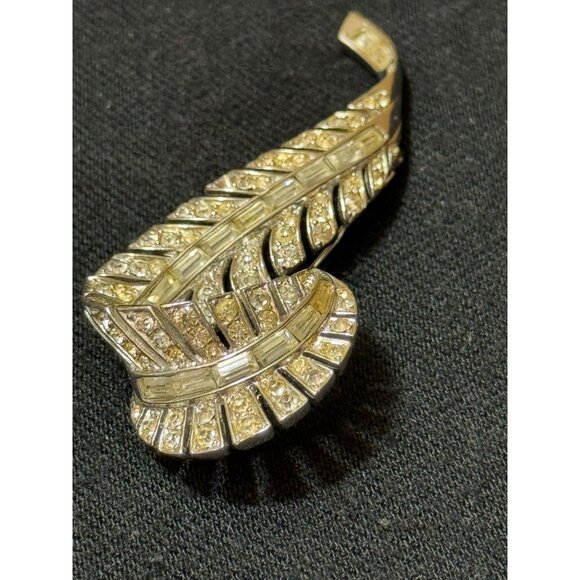 Vintage Boucher Rhinestone Leaf Pin Brooch Feather Signed - Picture 1 of 9